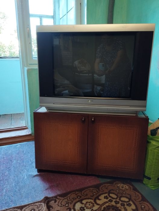 Тумбочка большая,б/у.