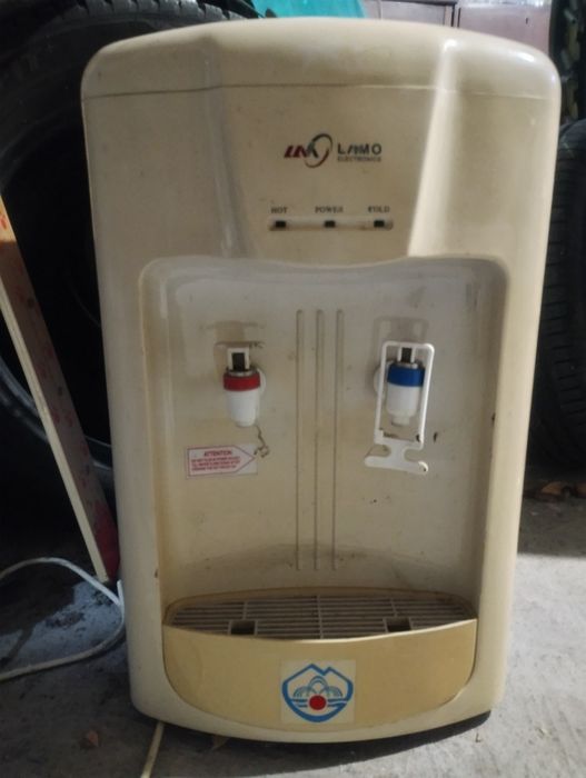 Диспенсър за вода