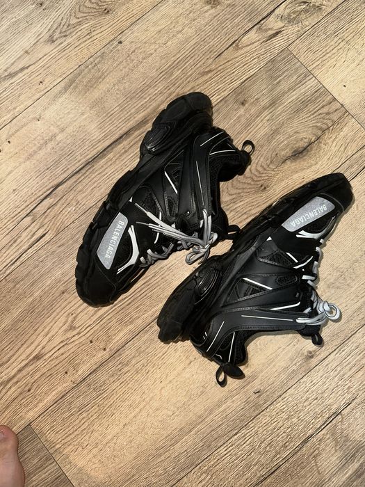Balenciaga track