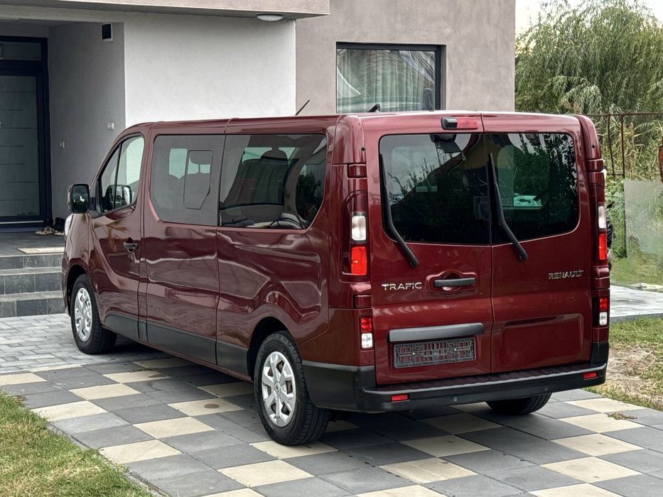 Renault Trafic 2022 Model Lung / 8+1 locuri / 2.0 diesel