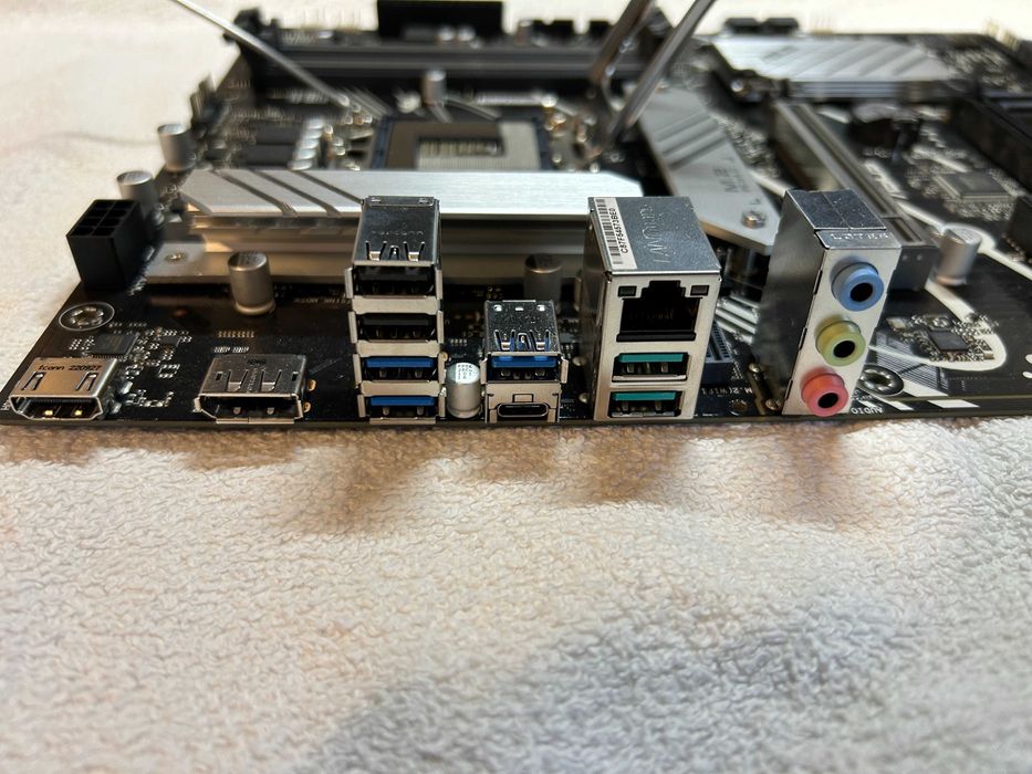 Placa baza Asus H770-PLUS DDR4 | Garantie | Socket 1700