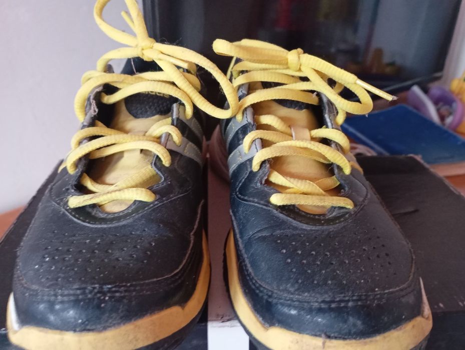 Адидас маратонки