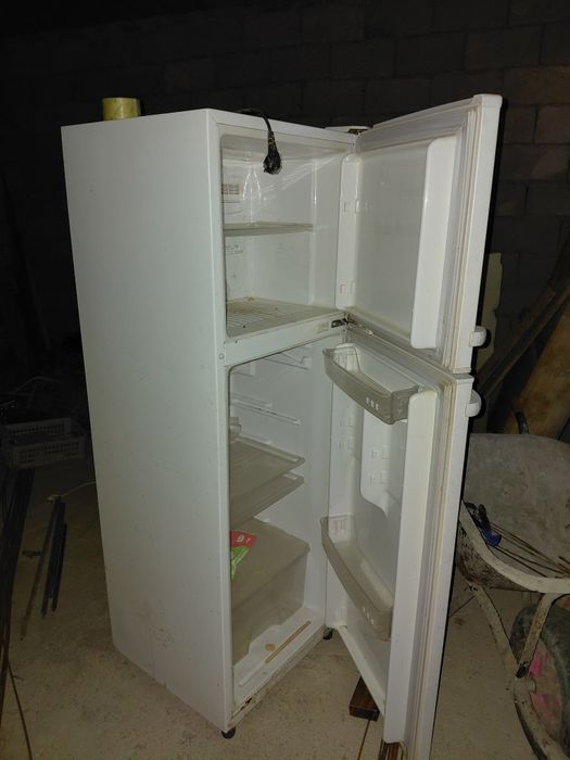 Холодильник бирюса