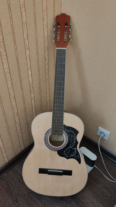 Гитара акустическая