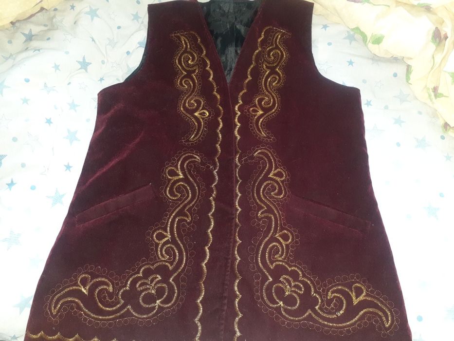 Тюбитейка и безрукавка.