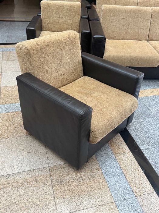 Разтегателен диван двойка +кресло + легла  от хотелско обзавеждане