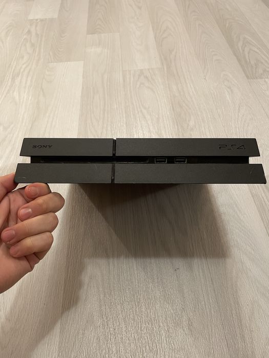 Продаю Playstation 4 | БЕЗ ГЕЙМПАДОВ!!!