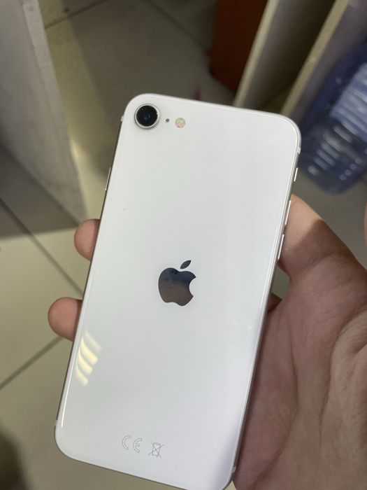 Iphone SE2020 памят 128
