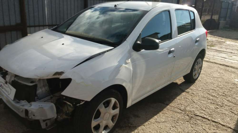 Dacia sandero 2016 1,2 16 V 15.000 km dezmembrez piese dezmembrari