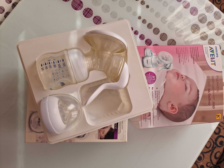 Ръчна помпа за кърма на Avent