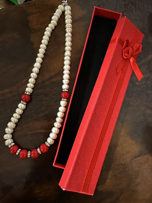 Натуральный жемчуг, янтарь