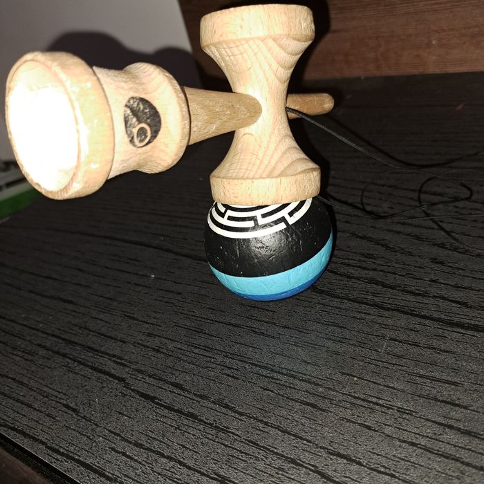 Vând kendama okendama revo