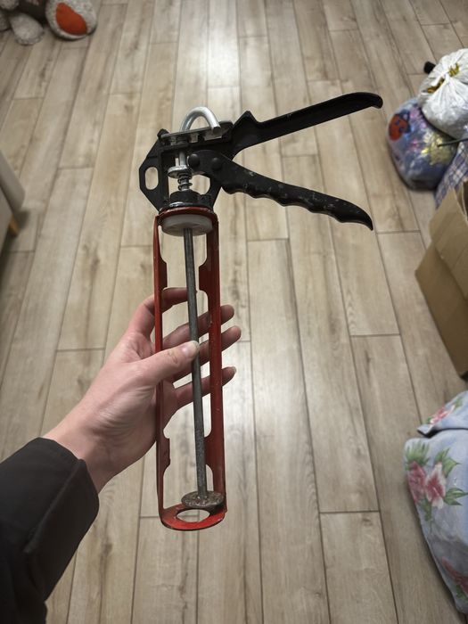 для силикона приспособление