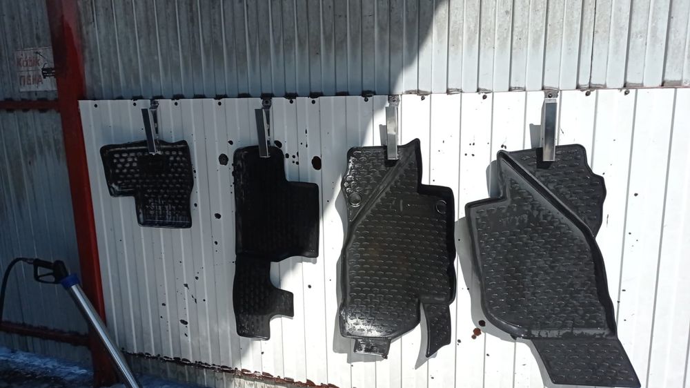 Полики для автомобиля