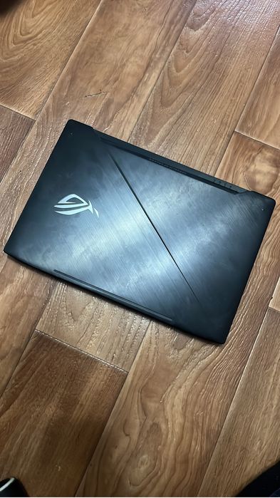 Продам игровой ноутбук asus rog