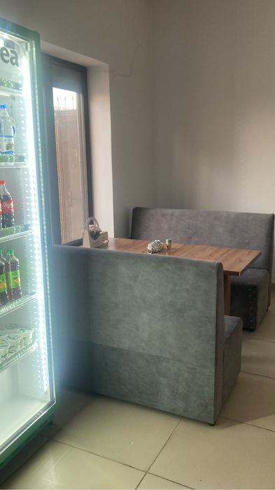 Стол,диван очень хорошем состояний