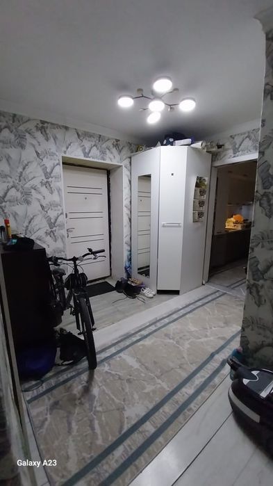 продам квартиру трёх комнатная