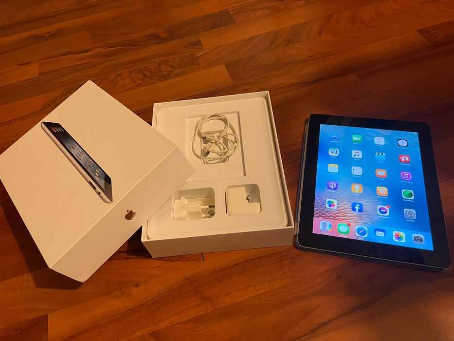 iPad 3 (3rd Gen) Wi-Fi + Cellular