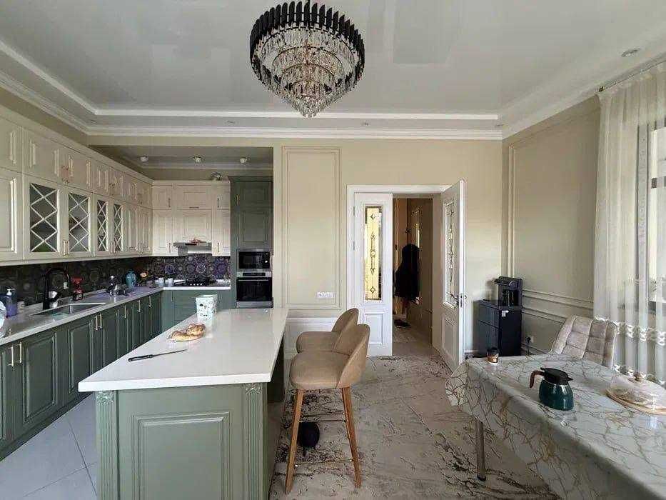 Дом С Ремонтом Уровней 3 соток 3,1  В шаговой Никитина