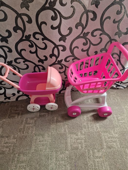 2 Carucioare de jucarie in stare buna