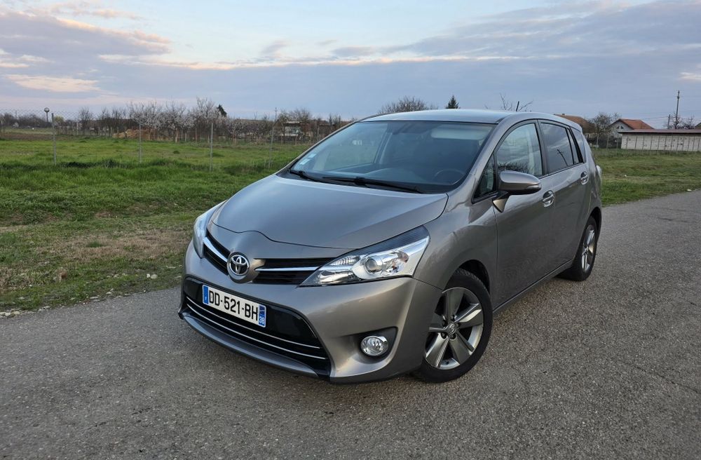 toyota verso