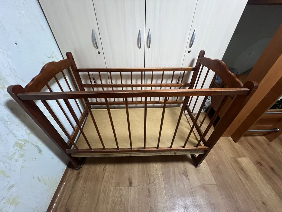 Продам детскую кровать -качалка