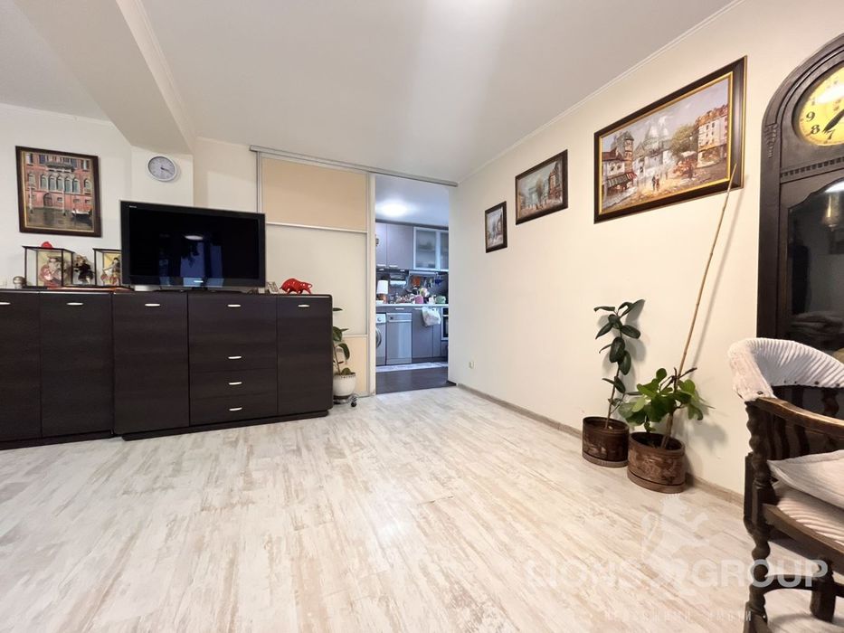 Продава се Тристаен апартамент в Варна, Левски - 110 кв.м за 1104 €/кв.м - Снимка #3