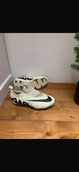 Vand pantofi Nike de fotbal