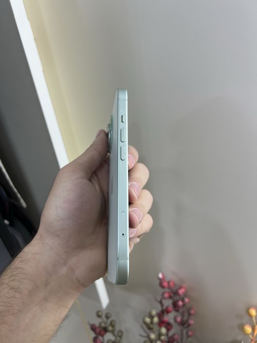 Продам IPhone 15 128GB
