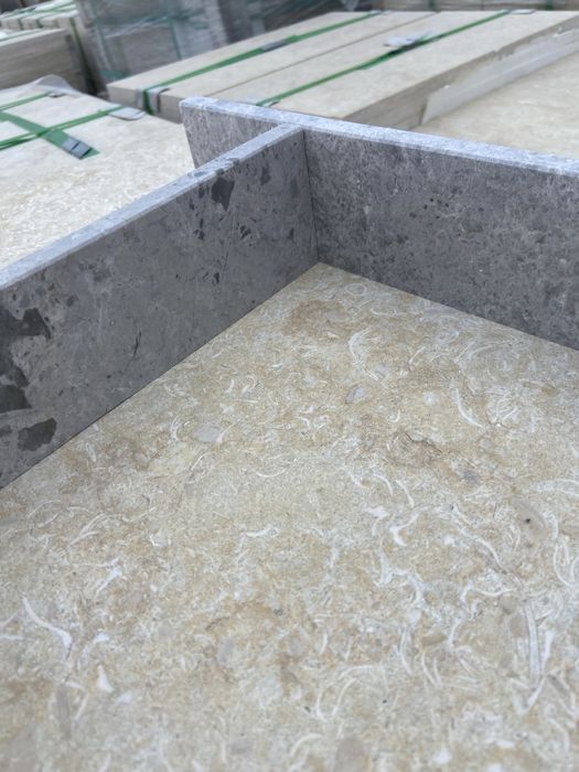 Цокъл от полиран мрамор 61/7/1.2  см