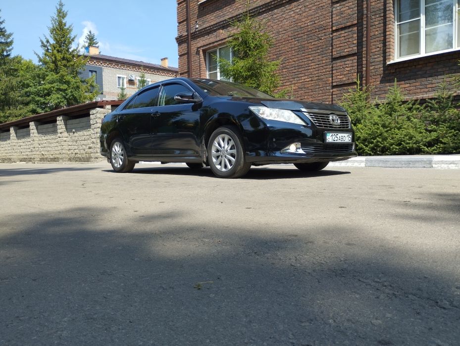 Продам машину Toyota camry.