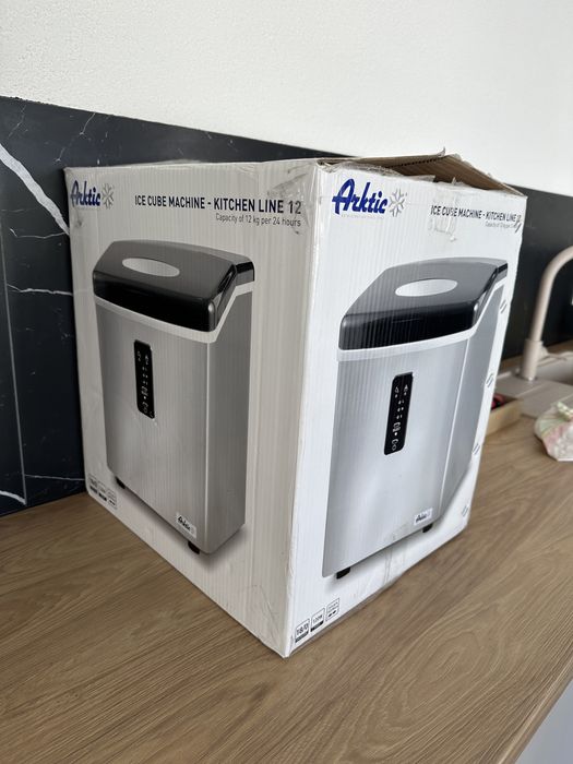 Aparat de facut gheata Arktic by Hendi 12kg/24 ore