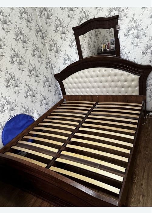 Продам кровать из дерева