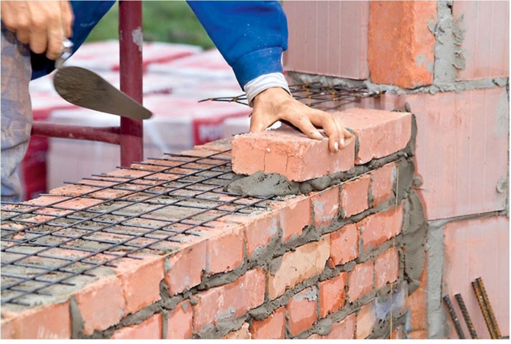 Бригада строителей