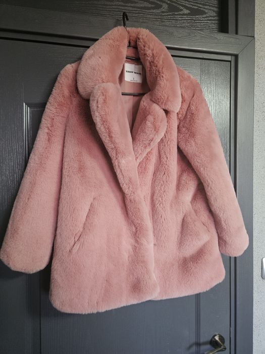 Розово плюшено палто