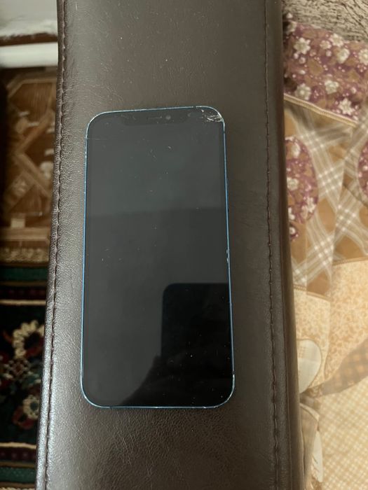 продается iPhone 12