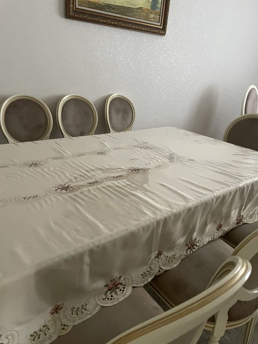 Продается стол со стульями