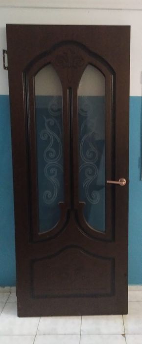 Продаётся двери комнатные