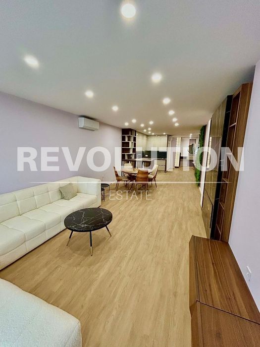 Четиристаен апартамент в района на м-т Ален Мак!