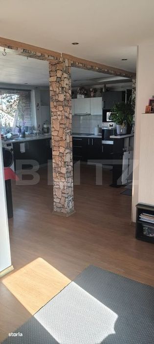Apartament semidecomandat cu 3 camere, 89 mp utili, parcare, zona Muze