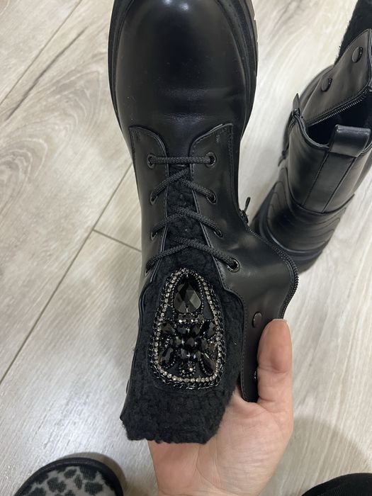 Дамски боти номер 38