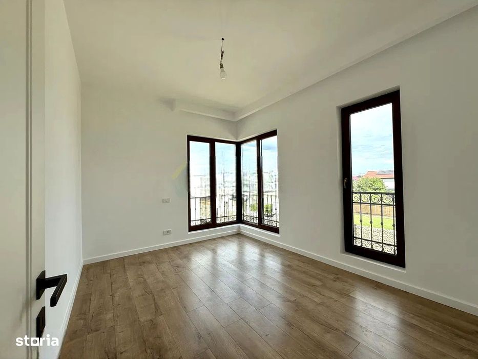 Vila 4 camere Tunari | Curte 380 mp | Gata de mutare