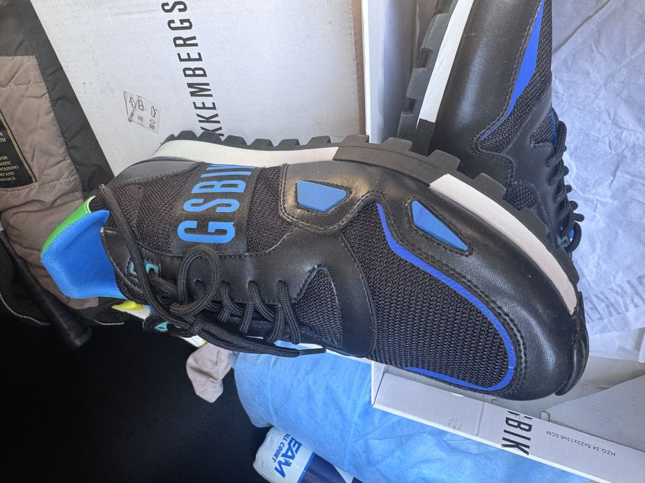 Продам кроссовки bikkembergs
