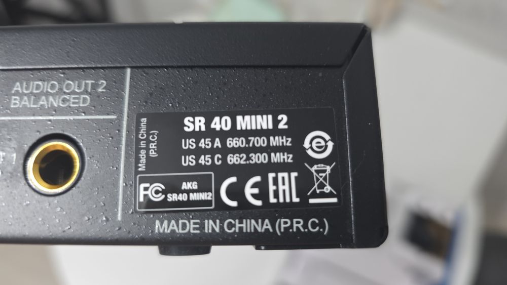 Продам радиомикрофоны akg mini2