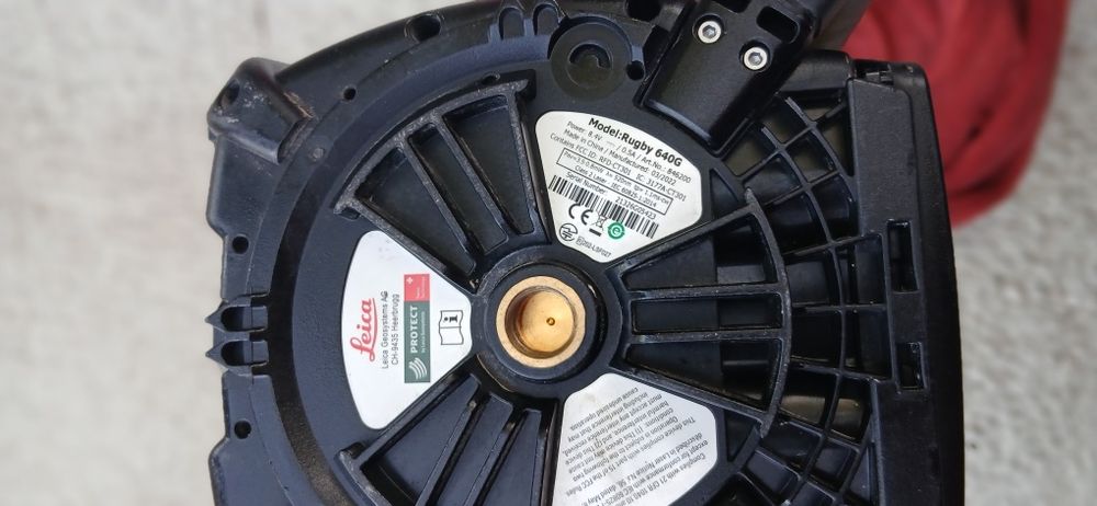 Ротационен лазерен нивелир Leica RUGBY 640, 635 nm, 800 м, с приемник, батерии, зарядно и куфар