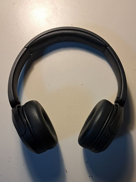 Продавам безжични слушалки Sony WHCH520B