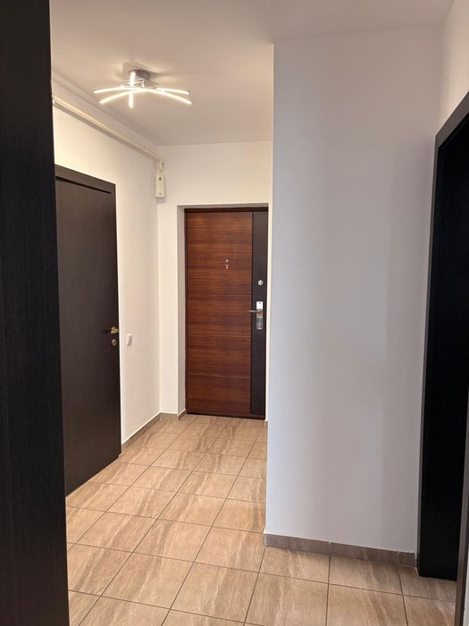 Apartament complet mobilat cu 2 camere și loc de parcare cu CF,