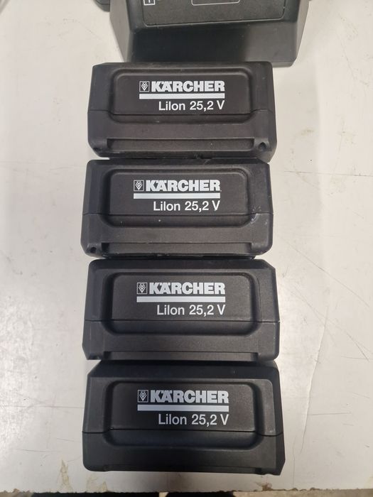 Incarcator si 4 acumulatori Karcher 25,2v, 3,3 ah