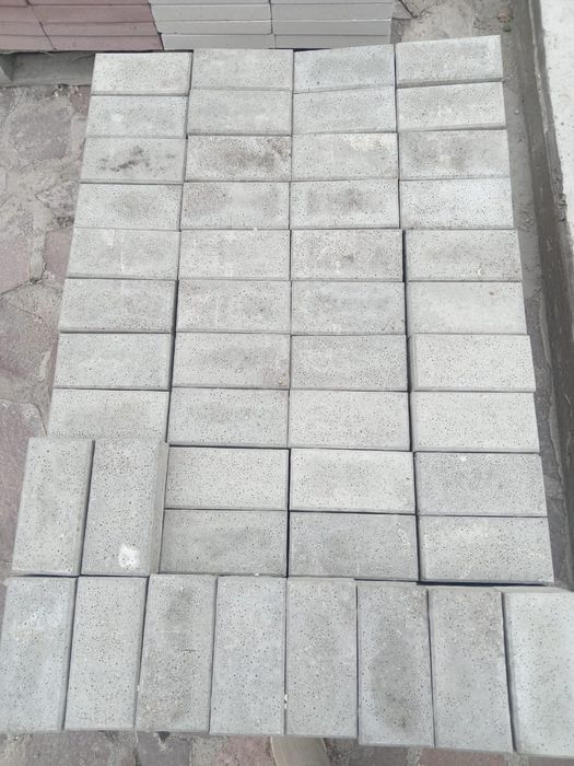 Брусчатки , тратуарные плитки , бардюры , слив