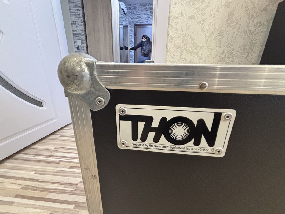 Продавам Твърд Кейс за Клавир Във Отлично състояние